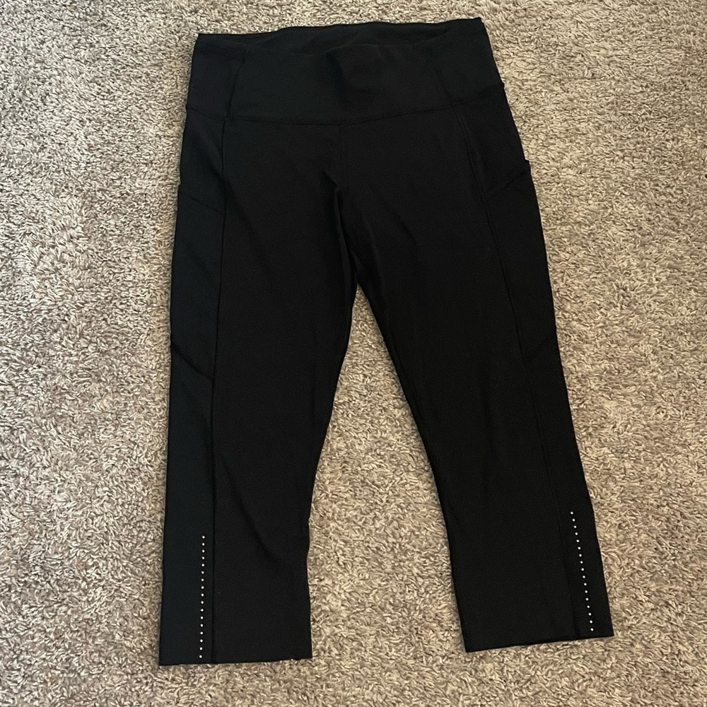 Lululemon crop leggings with pockets